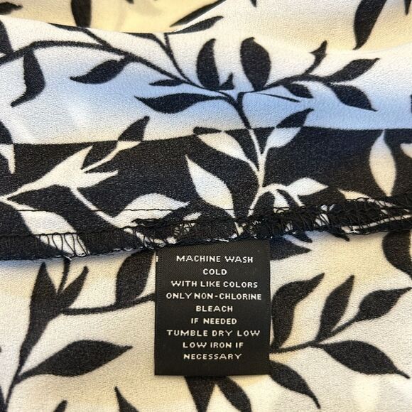 Investments black white linear vine long sleeve sheer blouse Size LP New - Picture 9 of 9
